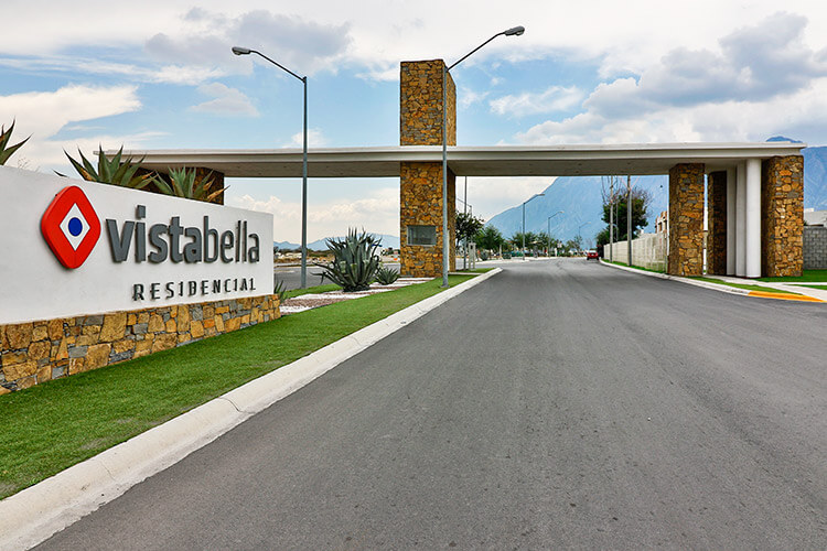 Acceso de fraccionamiento Vistabella en García Nuevo León
